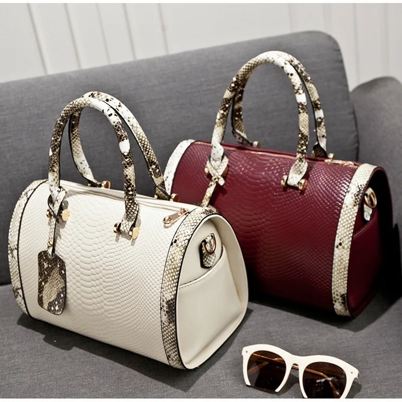 Женская сумка мессенджер из змеиной кожи в стиле Бостона с тиснением под змеиную