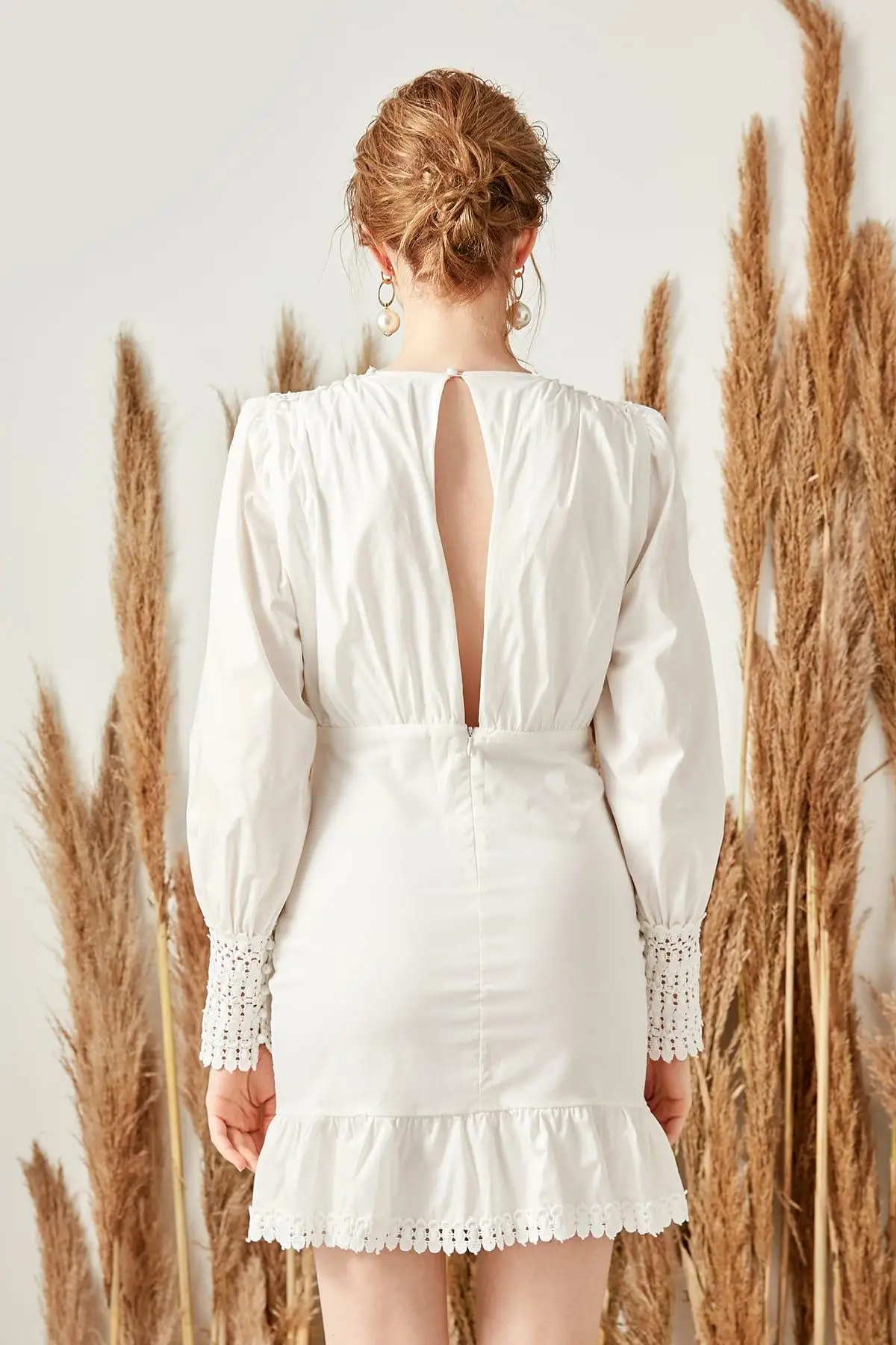 

Trendyol White Accessory Detailed Dress TPRSS19FZ0156