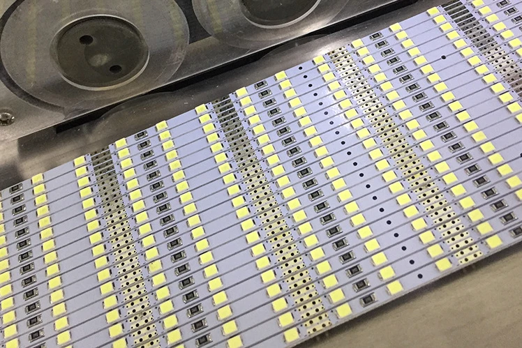 200 шт. 12 в постоянного тока светодиодная жесткая полоса Epistar chip ширина 4 мм 100 см 72