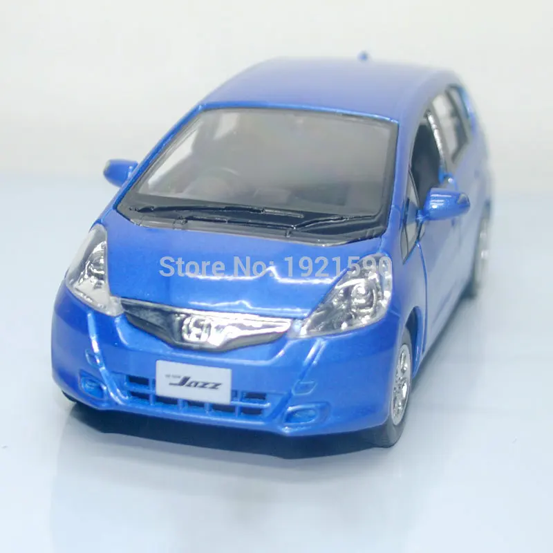 Совершенно новая UNI 1/36 масштабная модель автомобиля игрушки HONDA FIT литая под давлением металлическая модель автомобиля для подарка/детей/коллекции