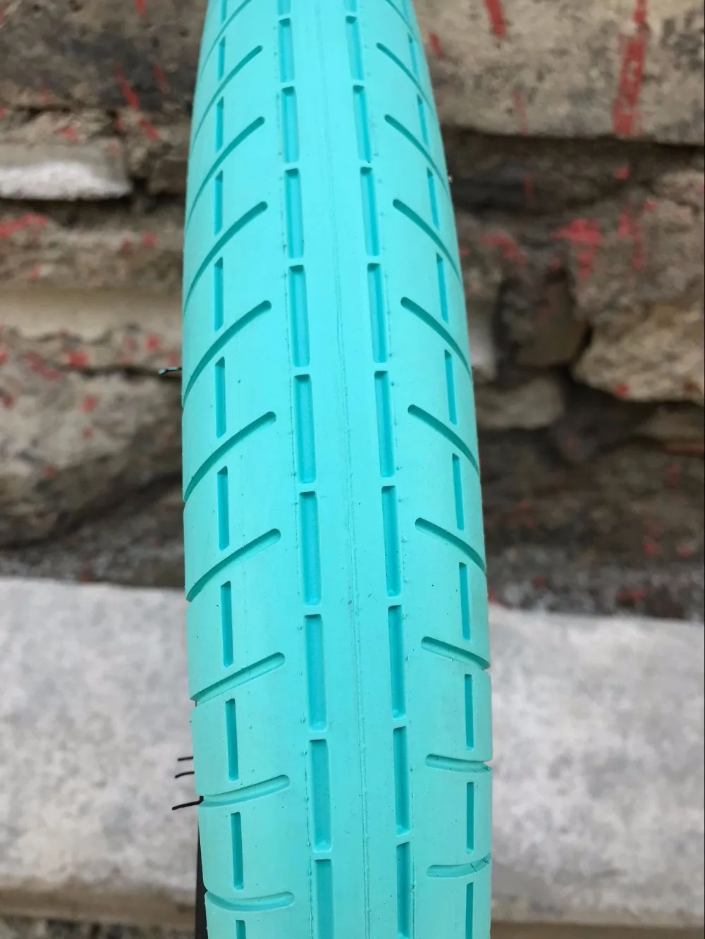 Innova bmx шины 20X2,4 синий хорошая цена(одна пара