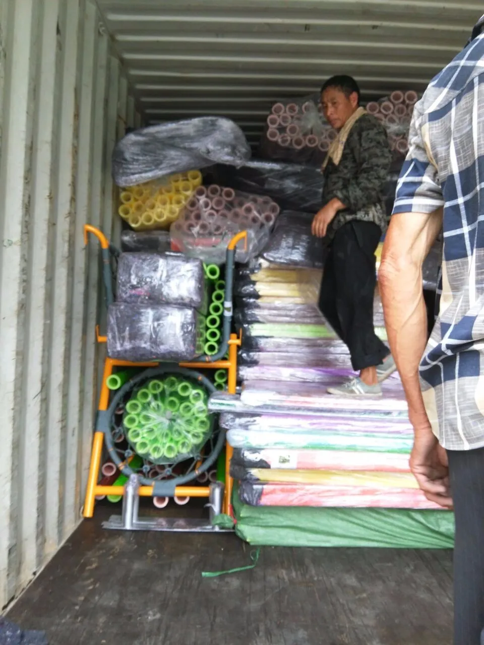 Экспортируется в Испанию экологически чистое игровое оборудование для