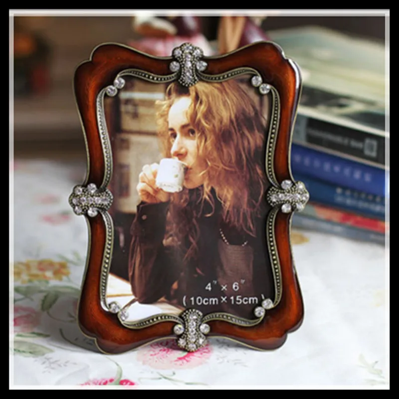 Металлическая винтажная фоторамка с бриллиантами детская Классическая картина