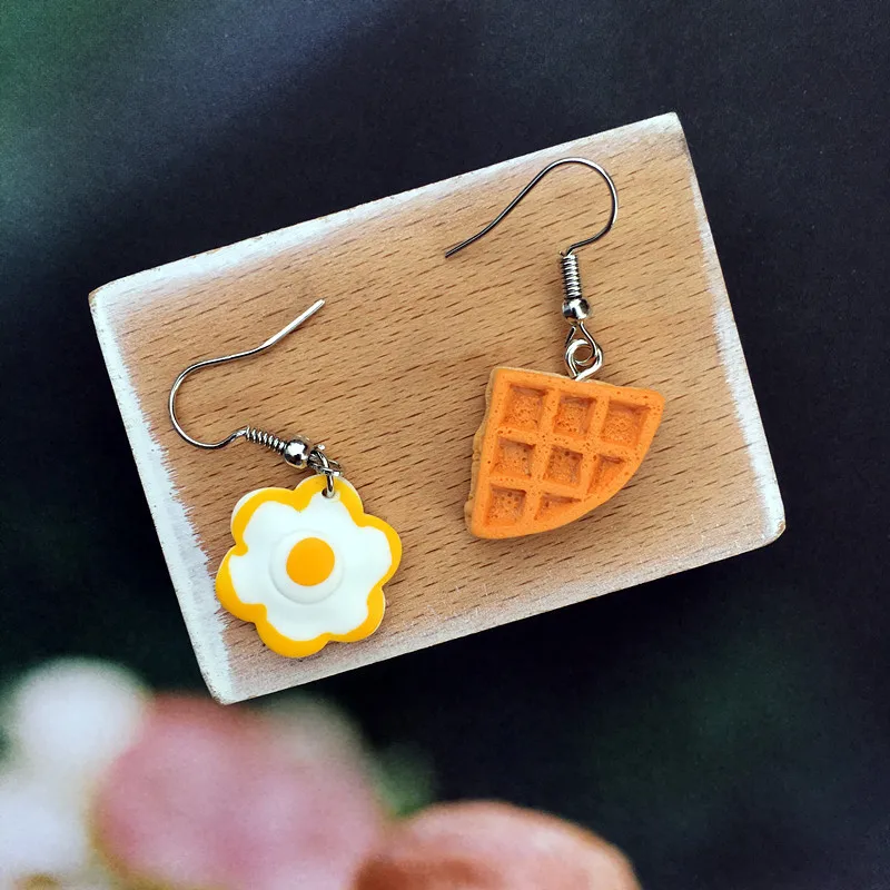 Висячие серьги из полимерной смолы с вафельными яйцами | Украшения и аксессуары