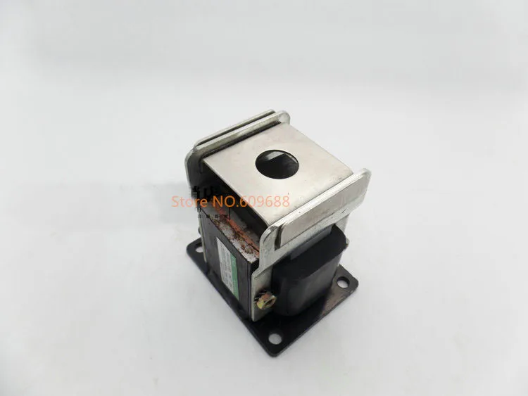 

Фрикционный электромагнитный датчик освещения 88N ход 2 мм AC230V