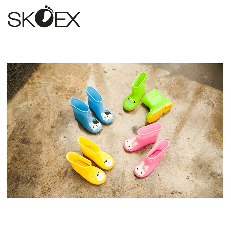 SKOEX детские резиновые сапоги с рисунком Дизайн детские резиновые сапоги для мальчиков и девочек Rainning малыша резиновая водонепроницаемая обувь теплые зимние