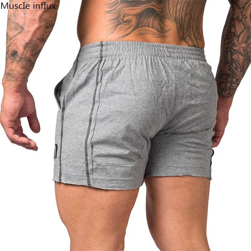 Лето г. повседневные шорты для мужчин Slim Fit печати Размеры дно по колено брендовая одежда серый, черный, камуфляж