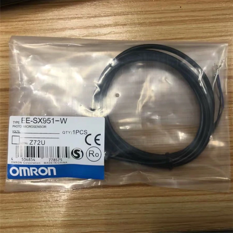 

New original Photoelectric switch EE-SX951-W