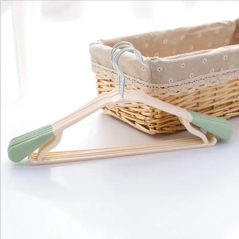 Многофункциональная пластиковая вешалка переносная домашняя для одежды пальто