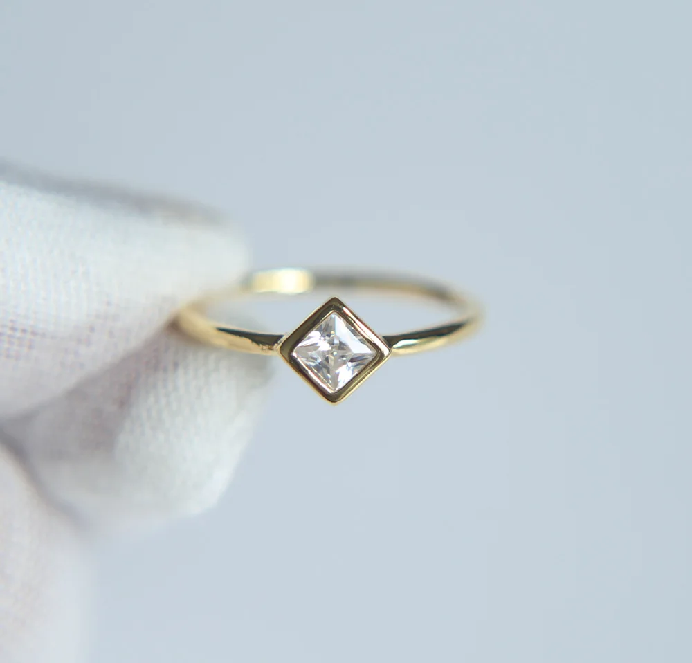 Женское Обручальное кольцо с блестящим кубическим цирконием обручальное