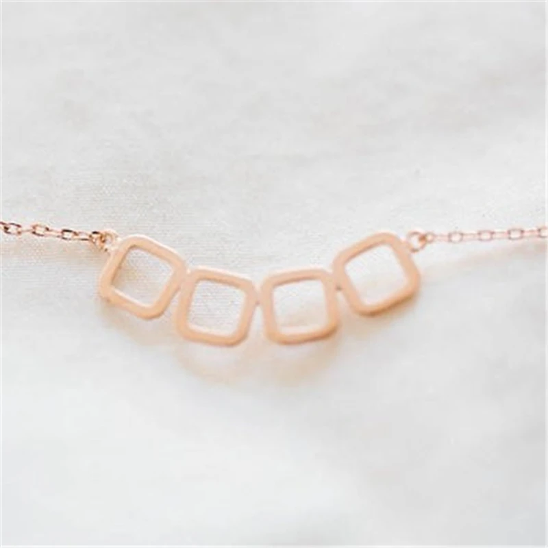 

Модные четыре маленькие квадратные ожерелья с подвесками для женщин