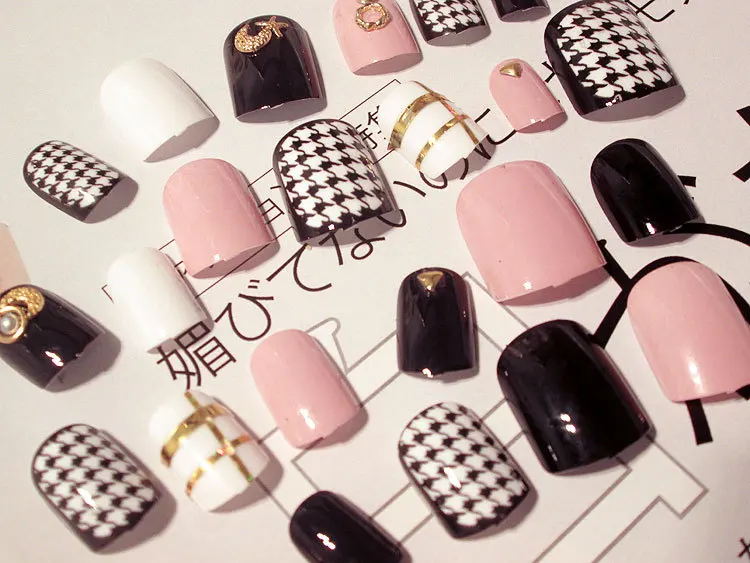 Золотые заклёпки/белые детали в сетку 24 шт. короткие накладные ногти с клеем