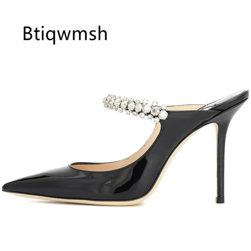 Женские сандалии-гладиаторы с острым носком украшенные стразами и цепочкой на