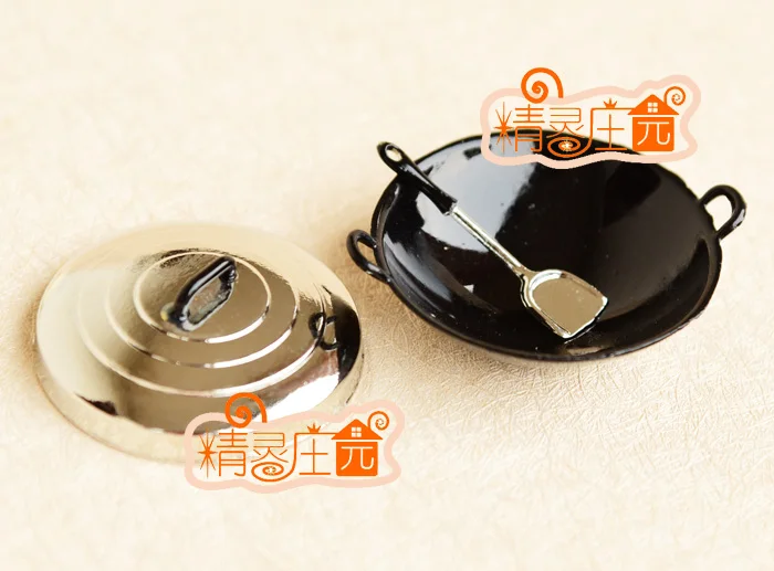 

Mini dollhouse Mini furniture accessories for wok spatula