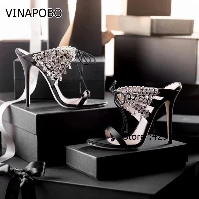 Vinapobo телесного цвета Атлас шпалы Slingback Для женщин Шлёпанцы на высоком каблуке с открытым носком женские шлепанцы лето кристалл декор Bling сандалии для вечеринок