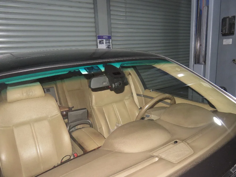 Специальный автомобильный видеорегистратор на зеркало заднего вида