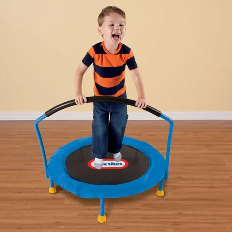 Уличный батут для детей с защитным балансом пластиковый и металлический