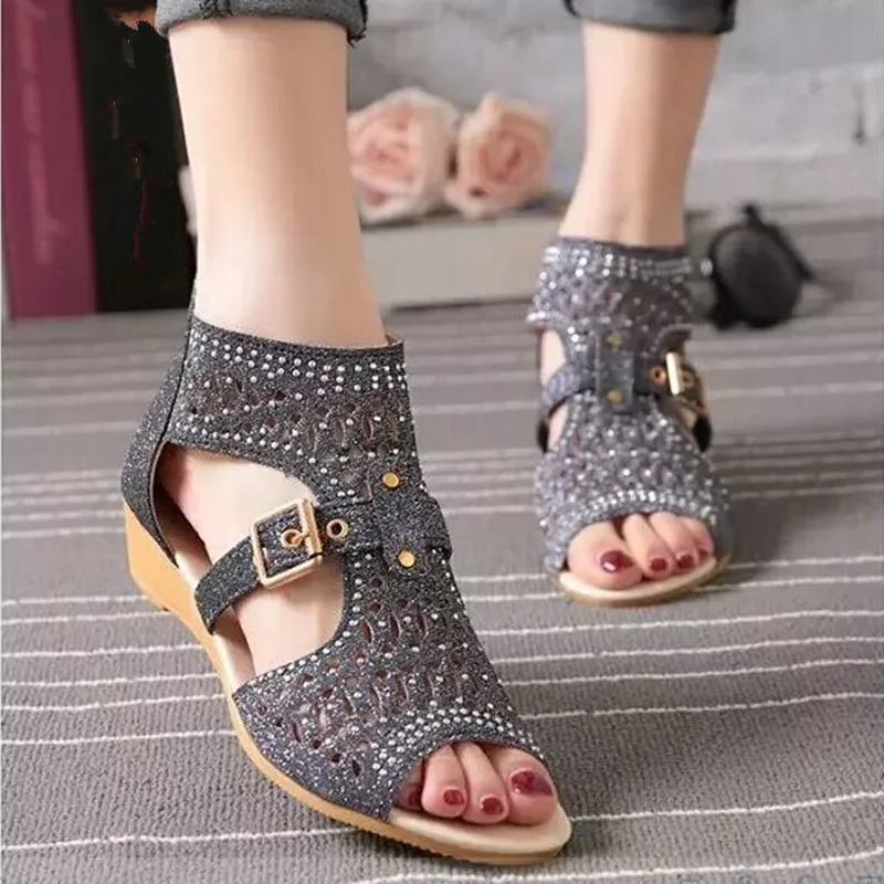 Женские сандалии на танкетке однотонные повседневные с открытым носком и