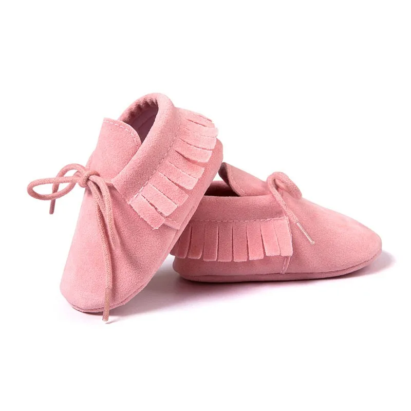Для маленьких мальчиков и девочек Детские Мокасины Мягкие Moccs обувь Bebe бахрома на мягкой подошве нескользящая обувь для колыбельки ПУ кожа, замша, Одежда для новорожденных
