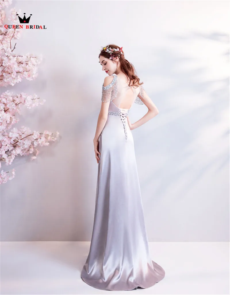 Женское атласное вечернее платье русалка длинное серебристое с кристаллами и