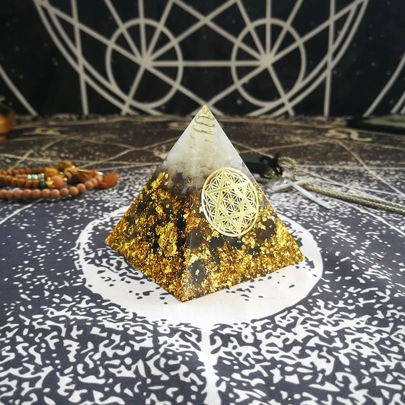 AURAREIKI Orgonite Pyramid Sahasrara Chakra Jeremiel Enhances Wisdom Natural Amethyst White Crystal Resin Pyramid Jewelry Crafts