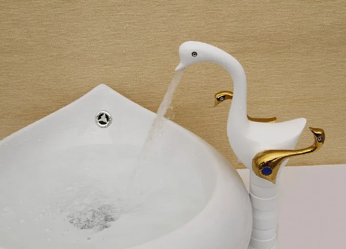 Белый окрашенный утка форма животных прилавок раковина бассейна кран смесителя