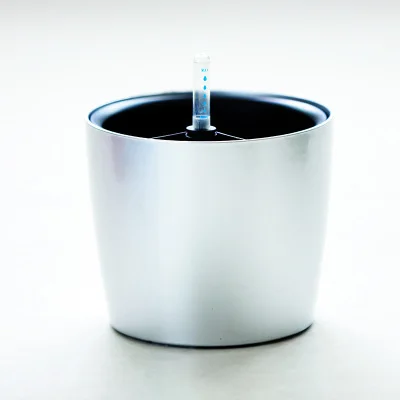 Новые полипропиленовые автоматические кастрюли для полива с наконечниками