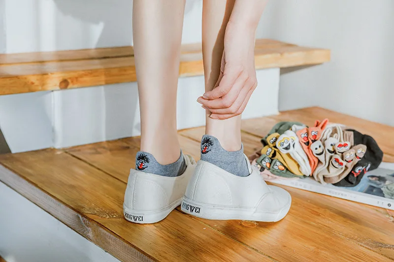 5 пар/партия, женские носки с вышивкой Kawaii Happy Fashion, забавные Женские носочки, хлопковые летние яркие цвета