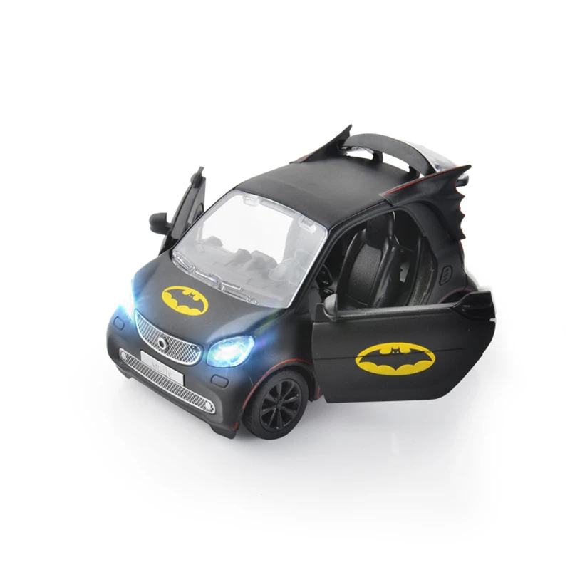 Моделирование 1:36 медведь Бэтмен Smart Fortwo модель машины из сплава Diecasts &amp Toy Vehicles