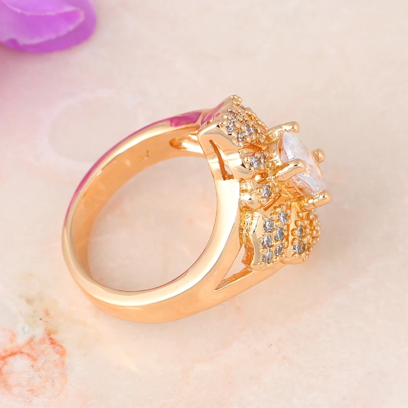 Низкая цена Мода Дизайн Сияющий AAA Белый циркония и кристалл золотой тон кольцо