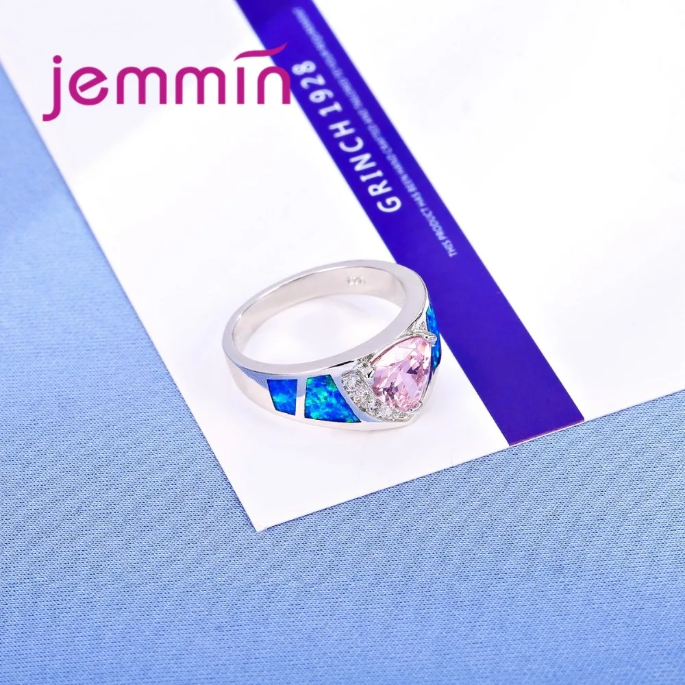 С геометрическими фигурами треугольниками кольца с прозрачными стразами на