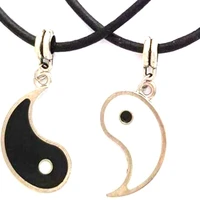 2pcsset best friends couple yin yang necklace pendant stitching leather choker snake chain jewelry bff valentine gift bijoux