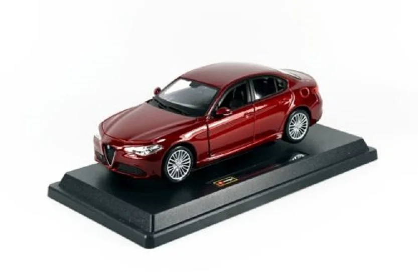 Красный Bburago 1:24 Alfa Romeo Giulia литая модель спортивный гоночный автомобиль игрушка в коробке - Цвет: Красный