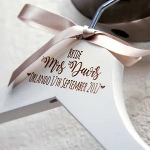 Персональный гравированный платье вешалки Для свадебной вечеринки Свадебная Вешалка