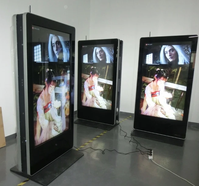 65 55 inch Double-edged advertising digital signage for supermarket with OS built in