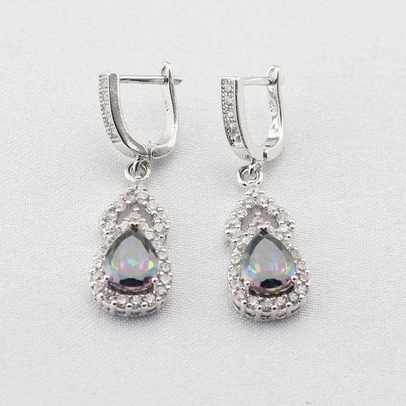 Женские серьги-капли серебристого цвета Разноцветные серьги с кубическим