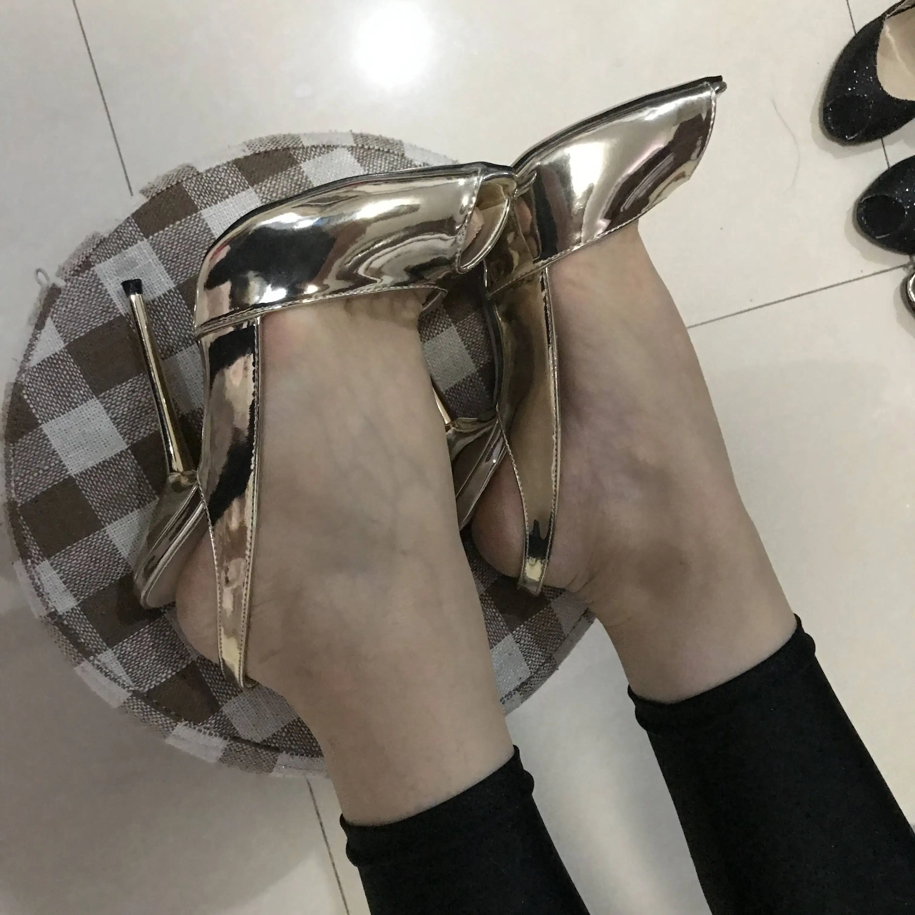 CHMILE CHAU/пикантные женские модельные туфли-лодочки для вечеринок; женские туфли с открытым носком на шпильке с ремешком на пятке; Escarpins Talons Femmes; 3845-g11