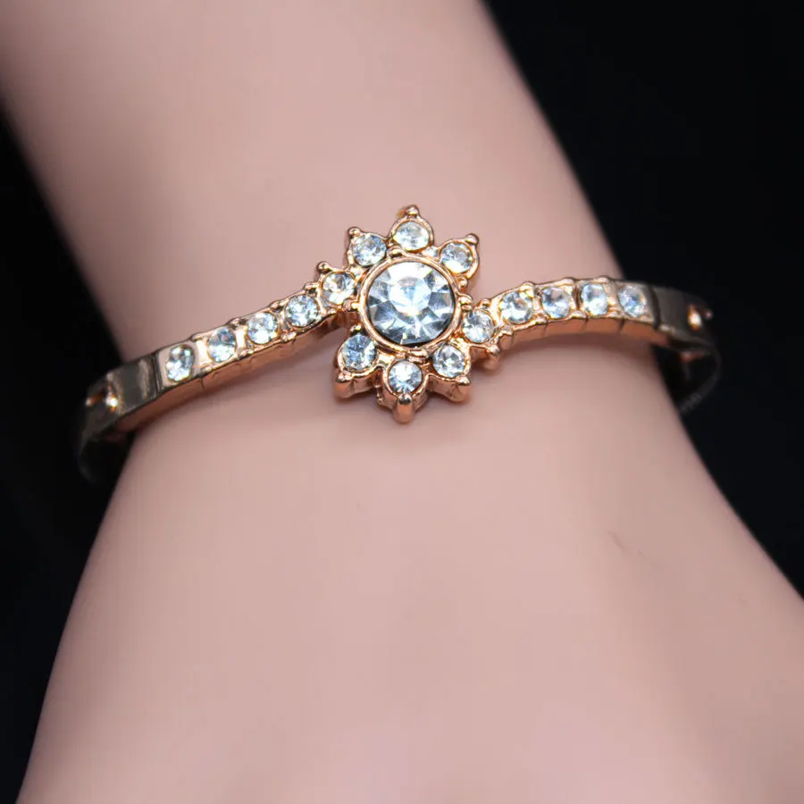 Новый корейский браслет в форме сердца с цветами инкрустированные кристаллами