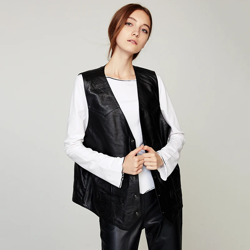 Жилет ESCALIER из овчины женский без рукавов на кнопках короткий однотонный жилет с