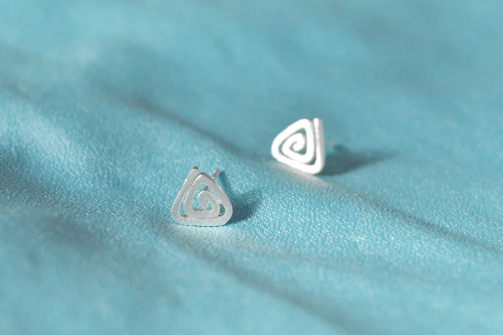 QIAMNI Handmade Women's Unique Cute Multiple Triangles Maze Stud Earring Girl Wedding Gift Fashion Jewelry | Украшения и
