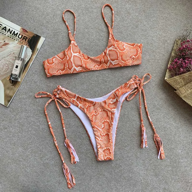 Зеленое боди с кисточками новинка 2019 купальник принтом женский лямкой на шее