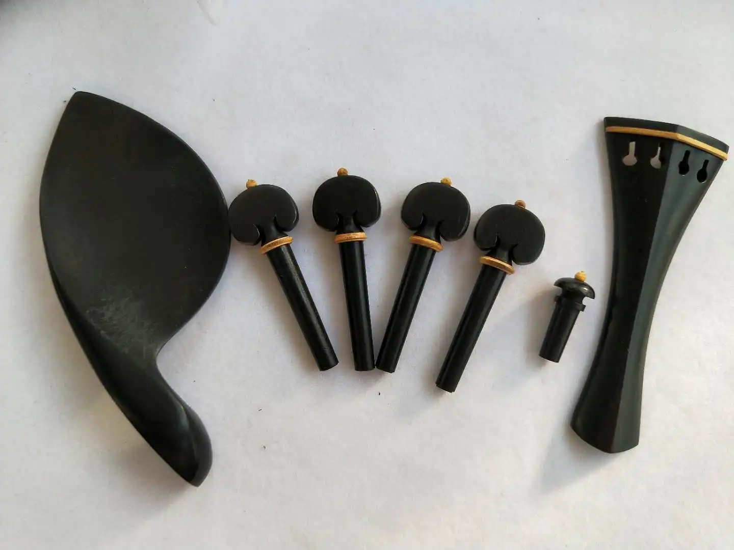 

1 Set Black ebony violin parts 4/4 with boxwood collar chin rest tail piece pegs end pin
