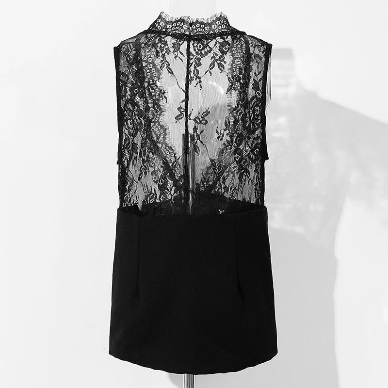 TWOTWINSTYLE кружевной лоскутный жилет для женщин v образный вырез без рукавов с
