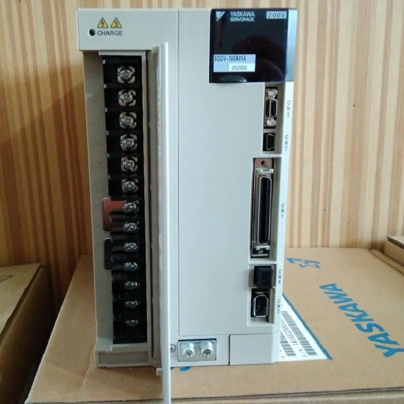 100% оригинальный и новый YASKAWA AC сервопривод SGDV 180A01A002000|Драйвер двигателя| |