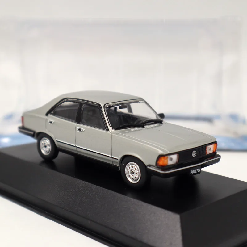 IXO altyya 1:43 V ~ W 1500 1982 литые под давлением модели игрушек коллекция автомобилей