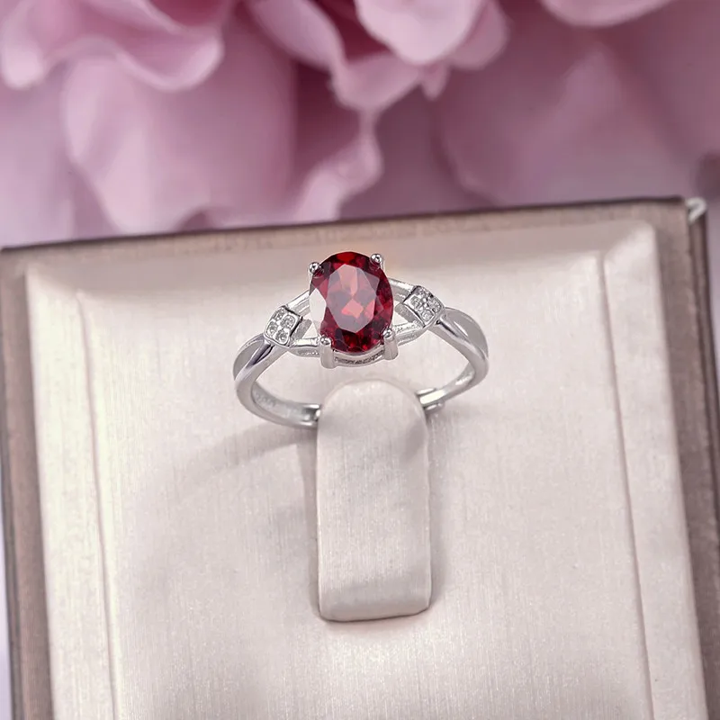 Кольцо женское регулируемое из серебра 925 пробы с гранатом 1 карат натуральным