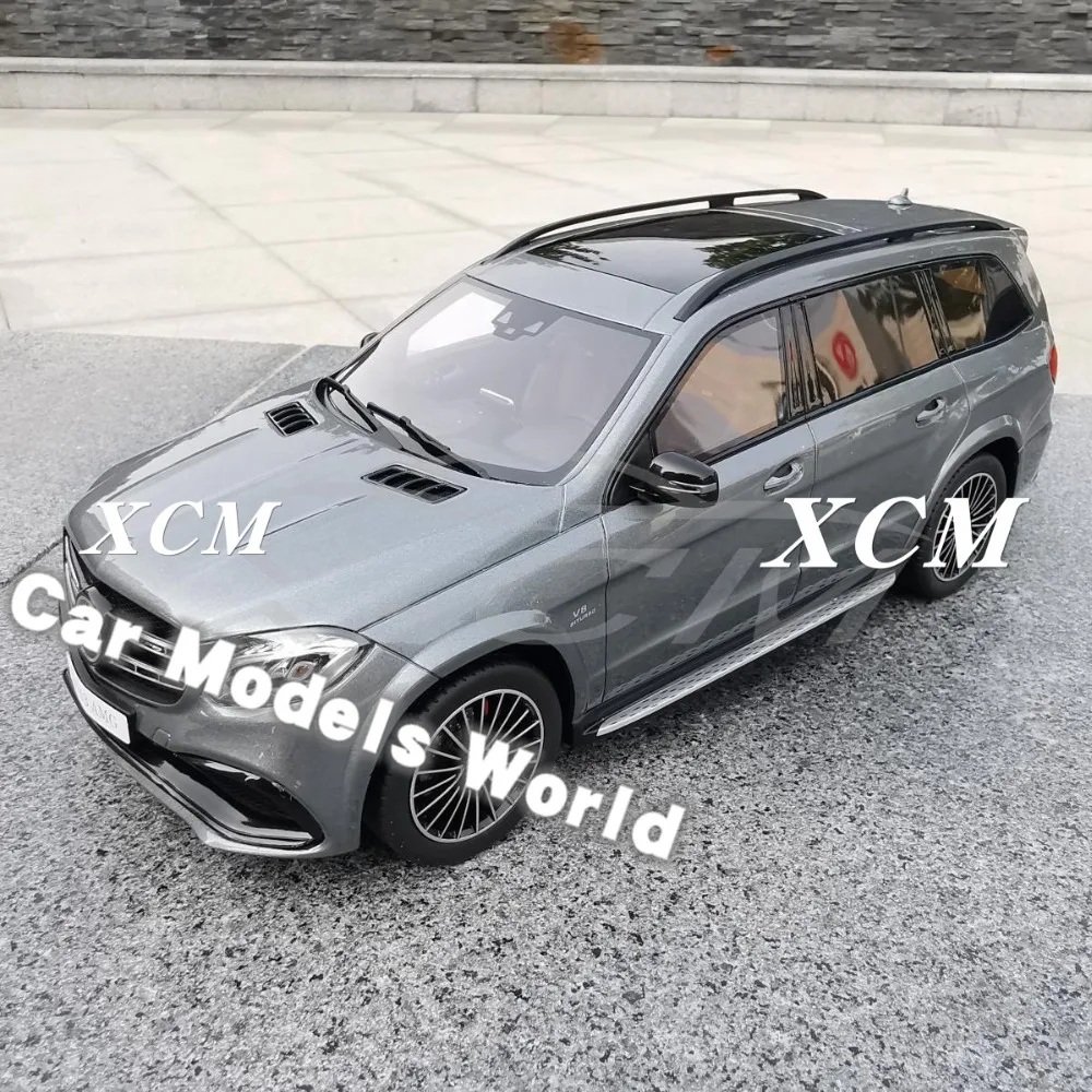 Полимерная модель автомобиля для GT Spirit GLS 63 AMG (серый) 1:18 GT784 + маленький подарок!| |