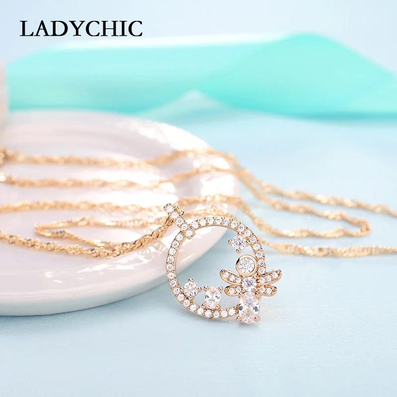 Женская цепочка с подвеской в виде стрекозы золотистого цвета | Украшения и