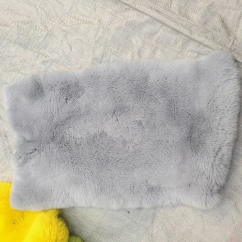 light grey Цена настоящий кроличий мех 40x24 см DIY Шарфы шапки помпон пальто Одеяло Подушка швейный Материал Пушистый мягкий натуральный мех R16 - Цвет: light grey