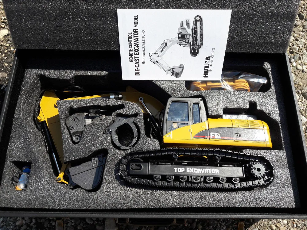 

Huina 1580 Remote Control Crawler Excavator 1:14 Full Metal Model